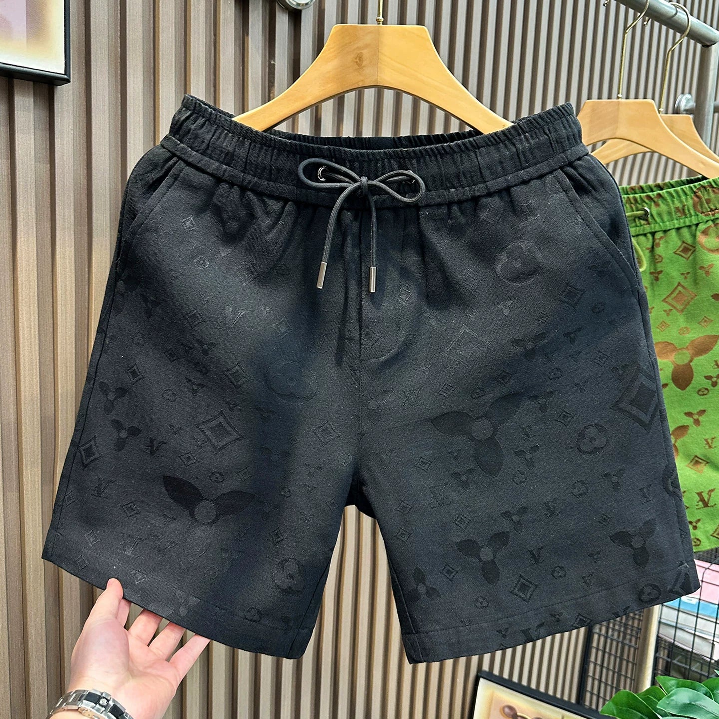High end luxury brand casual shorts men's trendy brand trend 2026 summer new men's beach five quarter pants at the European station