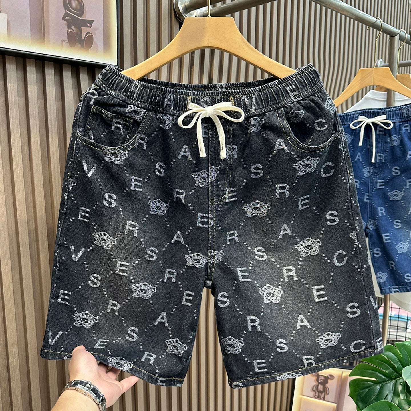 High end luxury jacquard denim shorts for men's summer drawstring loose five quarter pants for men's casual trendy pants 2026 new style