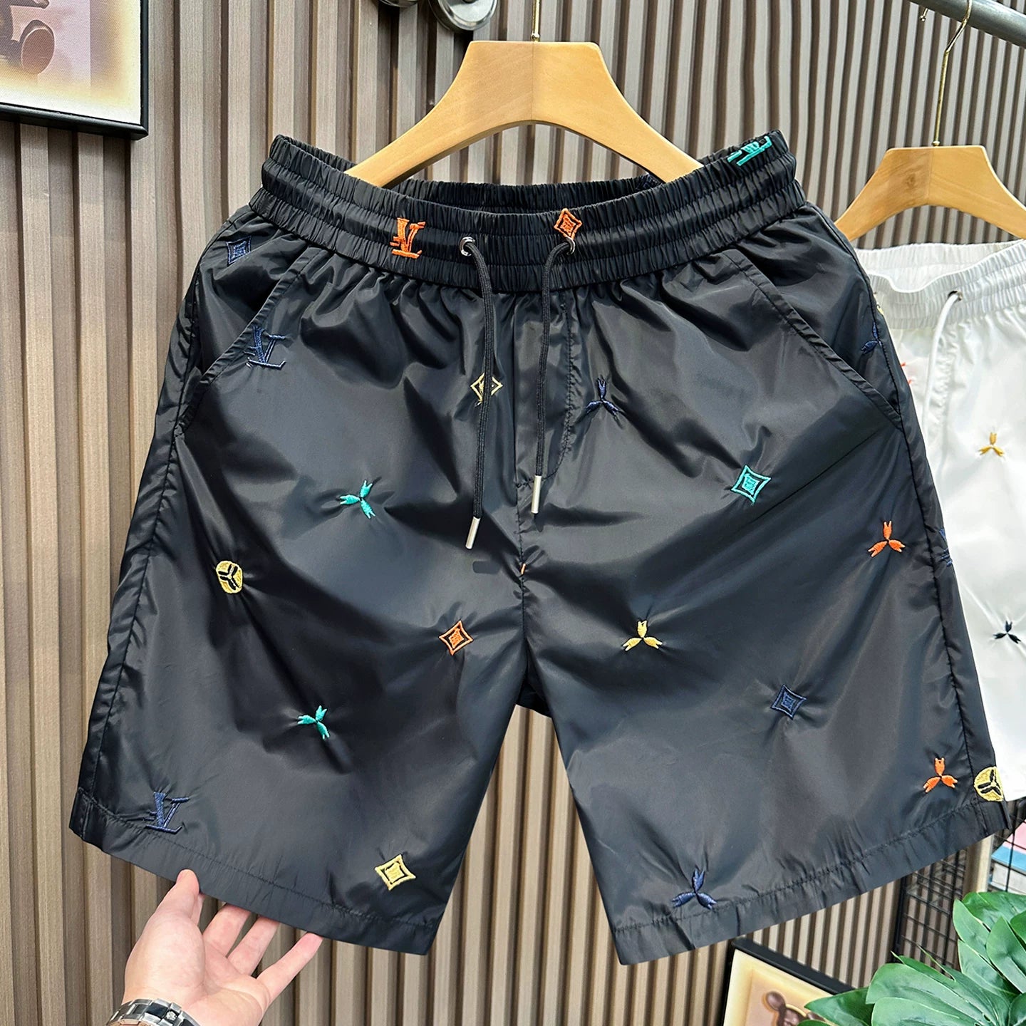 Trendy brand shorts men's summer new fashion design sense embroidered letter five quarter pants youth quick drying breathable beach pants
