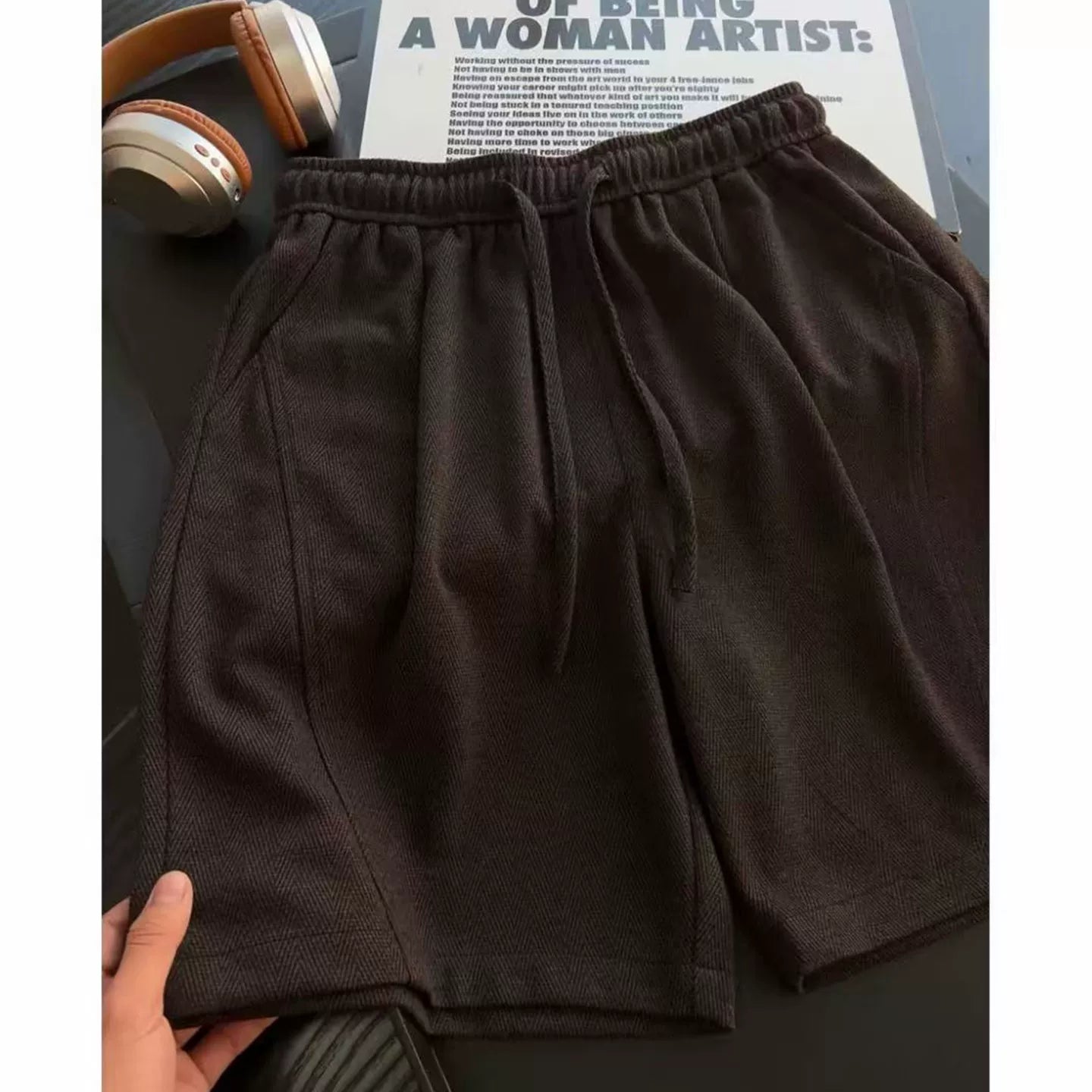 Old money style slanted heavyweight shorts for men, summer cleanfit trendy brand loose mid length pants for men, lazy five quarter pants
