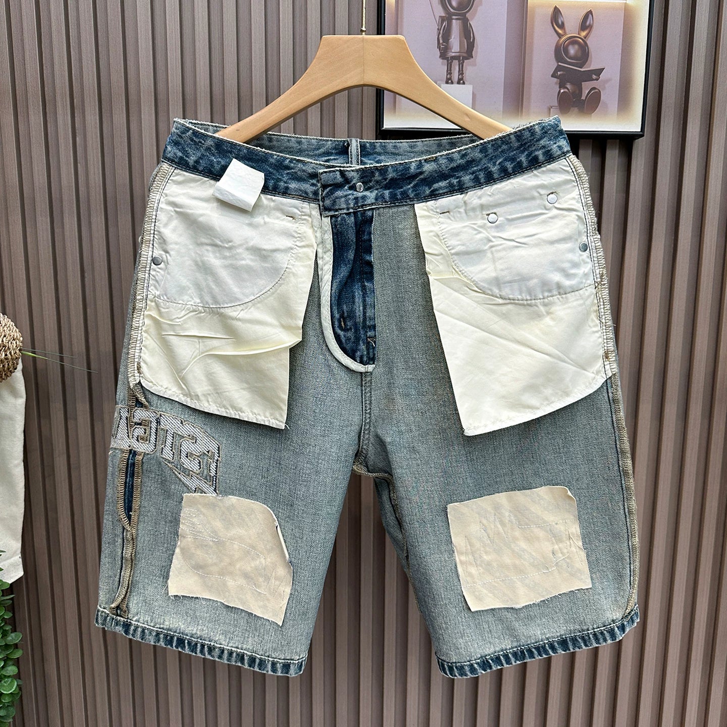 Patched ripped denim shorts for men in summer 2026, thin, American retro embroidered mid length, loose straight leg cropped pants