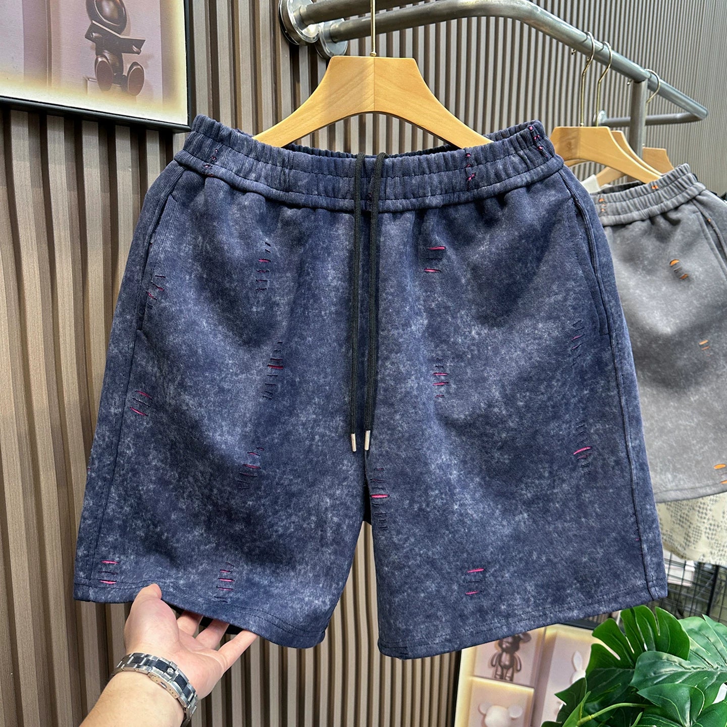 American fashion brand ripped shorts men's 2026 summer gray beach five quarter pants men's straight leg loose casual sweatpants