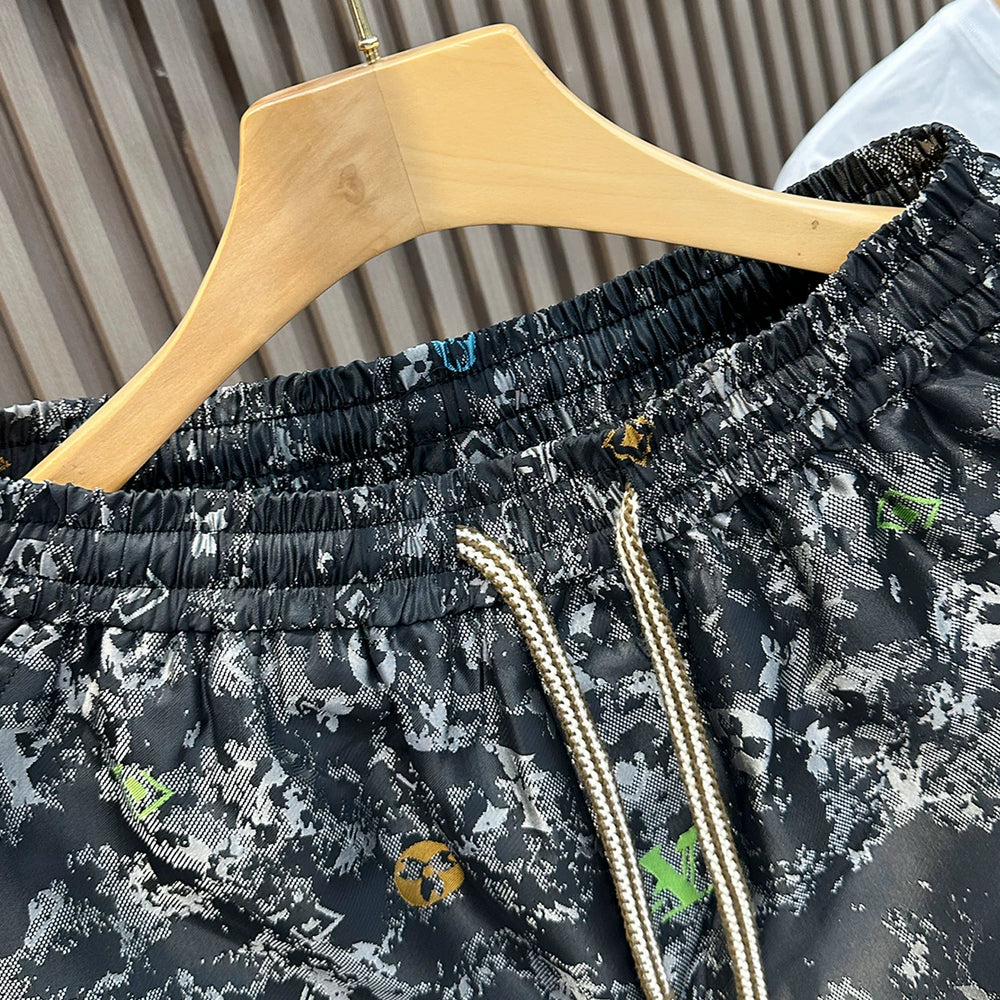 High end European letter embroidered casual shorts for men, 2026 new summer trendy brand outdoor casual beach five quarter pants