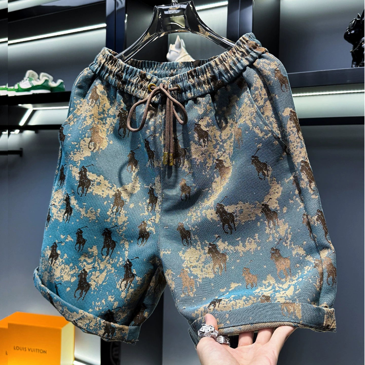 European retro men's high-end jacquard casual shorts, new summer trend brand, fashionable beach five quarter pants for men wearing outside