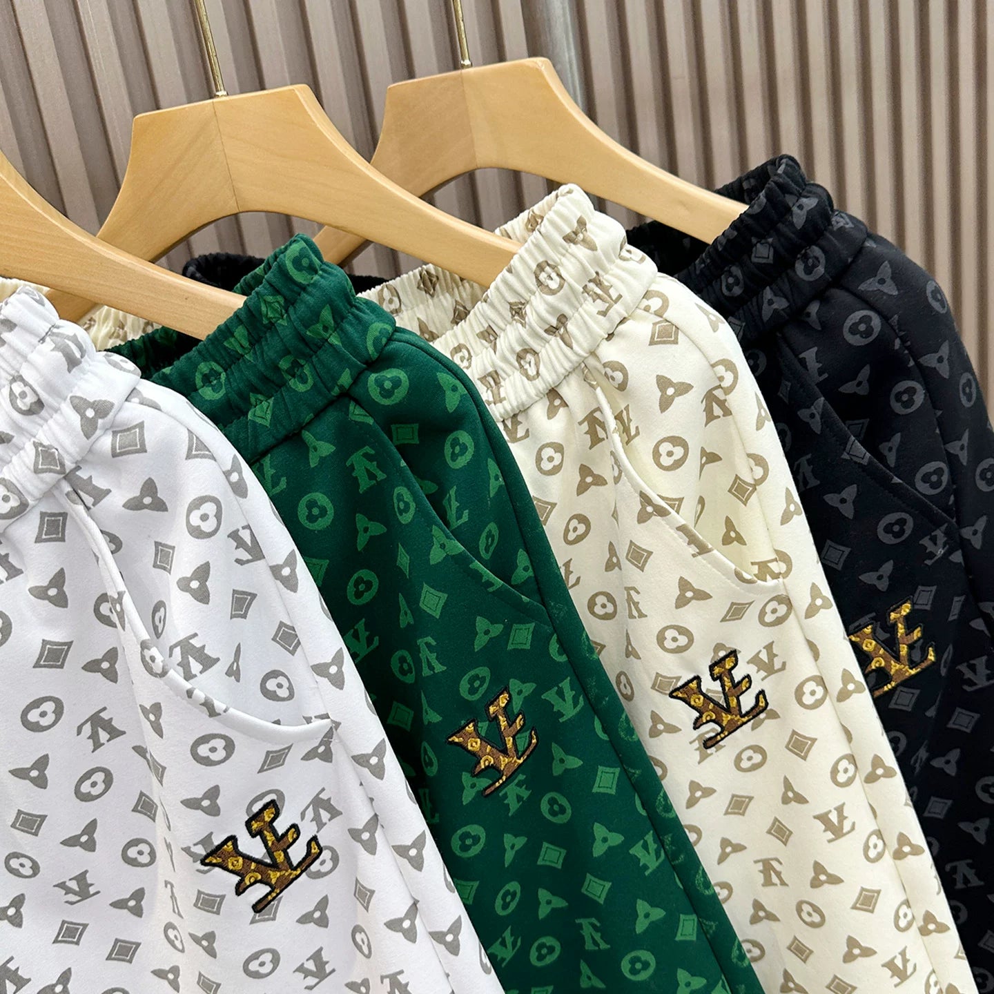 High quality European letter printed embroidered cotton casual shorts for men, 2026 new summer trend five quarter pants