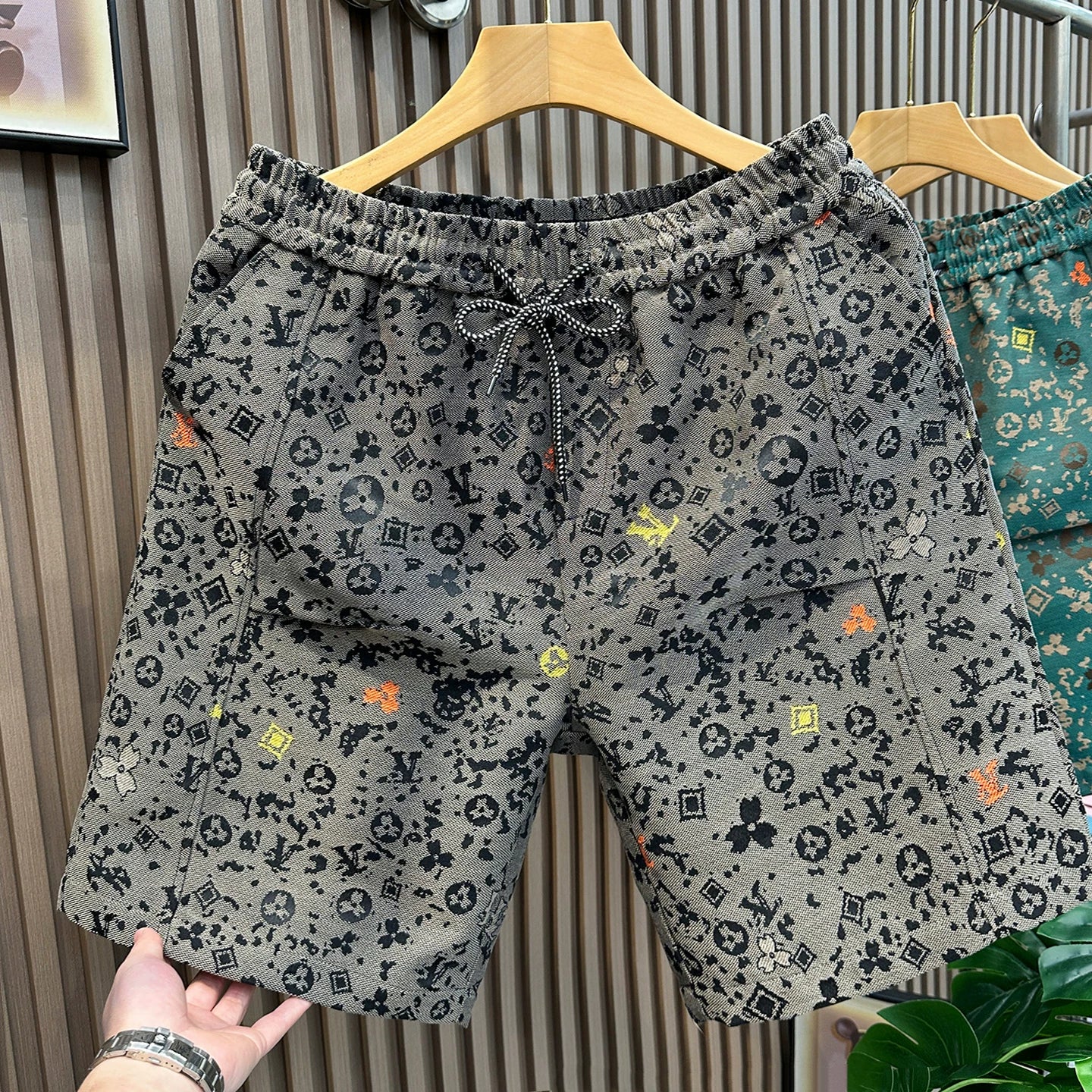 Summer new trendy brand high-end vintage shorts for men, loose and casual straight leg pants, cropped pants, cool beach pants